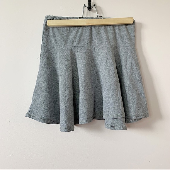 3/20💫 FOREVER 21 | Grey skater skirt size XS-S - Picture 2 of 6